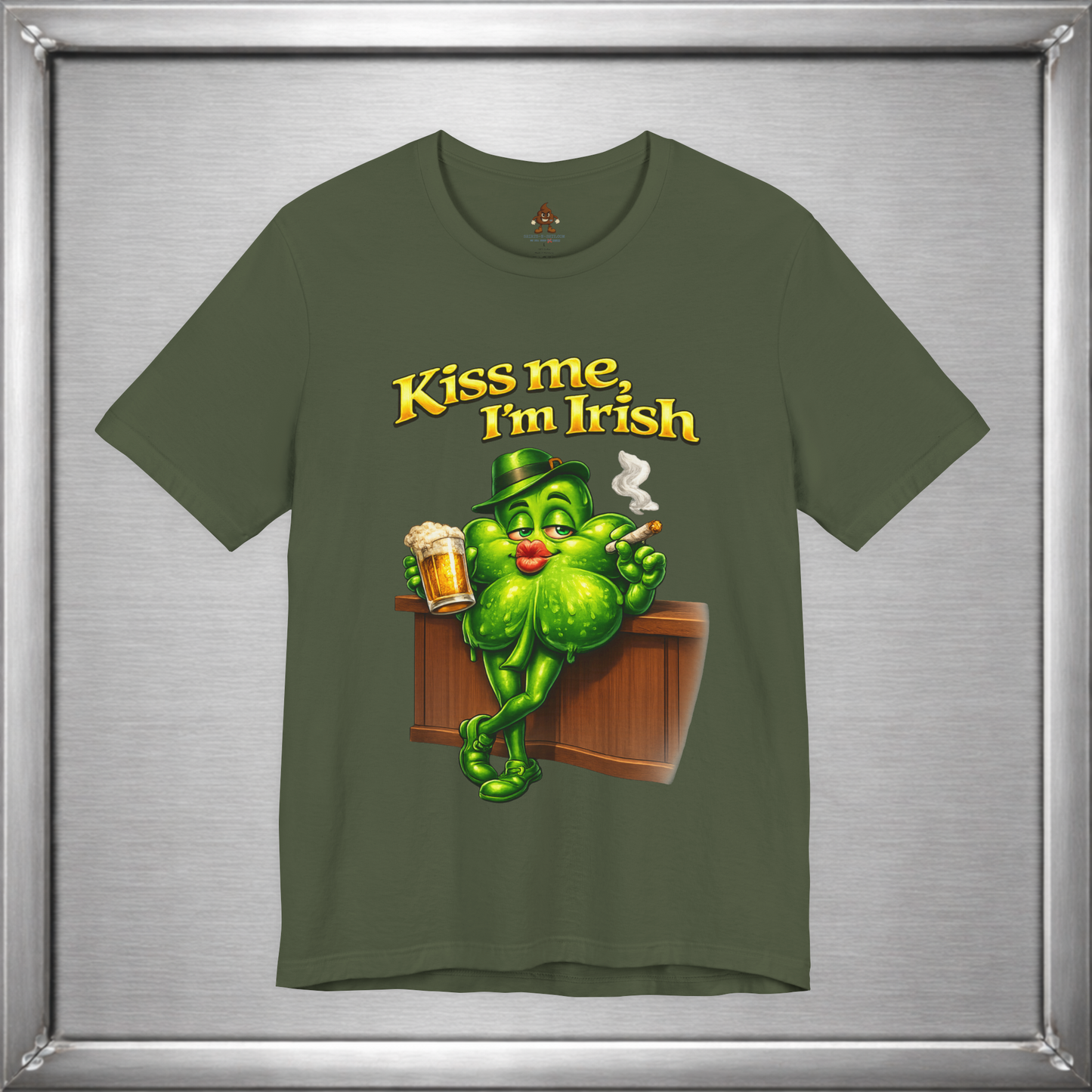 Kiss Me, I’m Irish – Shamrock Bar Humor Graphic T-Shirt