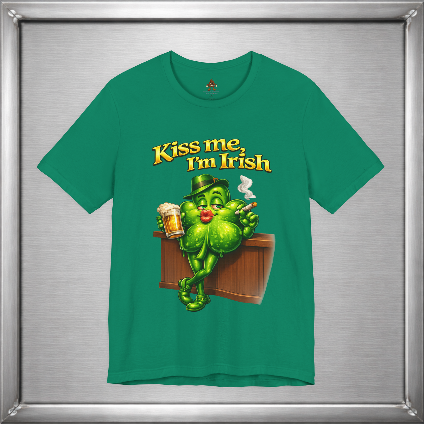 Kiss Me, I’m Irish – Shamrock Bar Humor Graphic T-Shirt